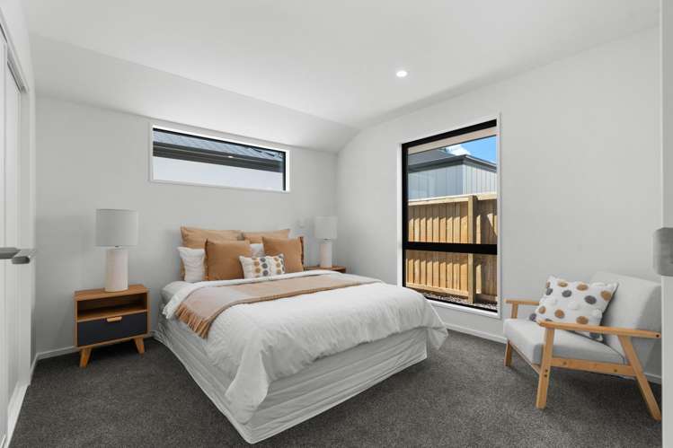 2/4 Ramore Place Redwood_7