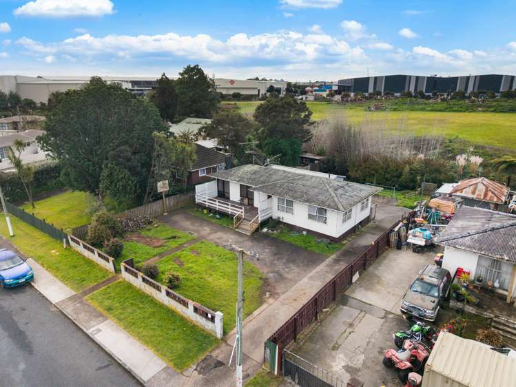 39 Blake Road Mangere East_19