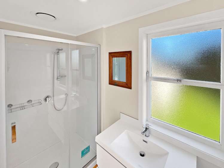 832 Whangaparaoa Road Manly_13