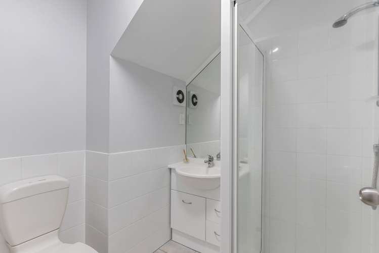 2/8 Flynn Street Birkdale_15