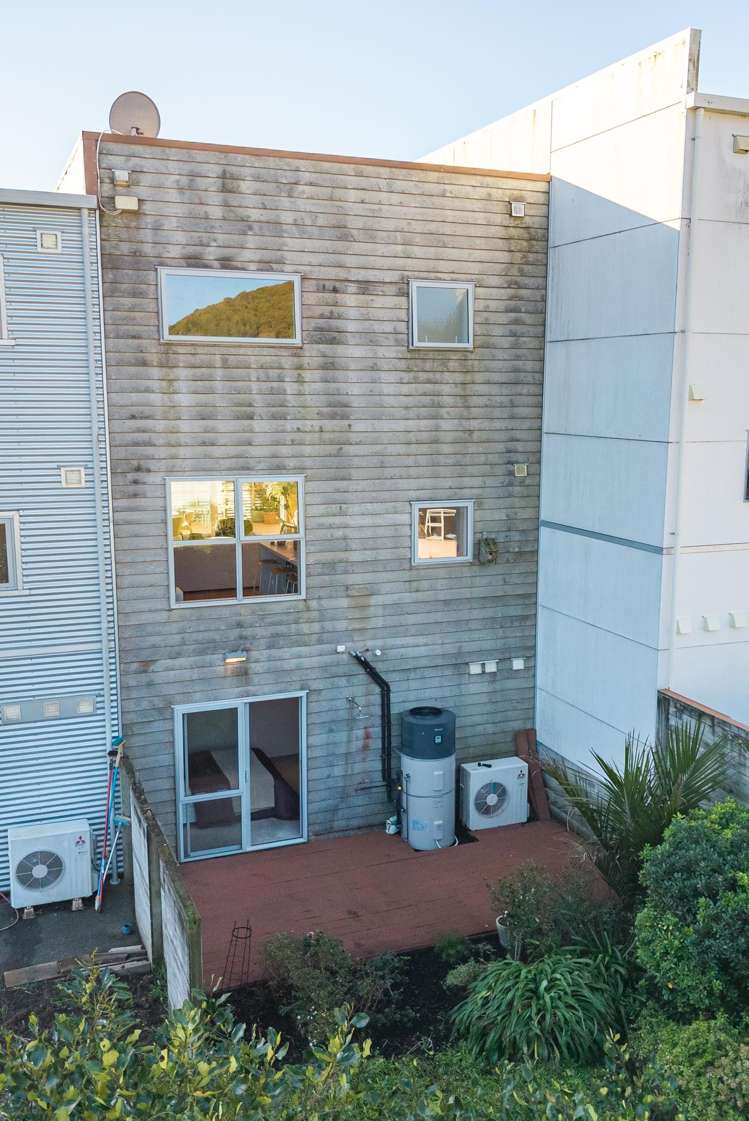 70 Saddleback Grove Karori_17