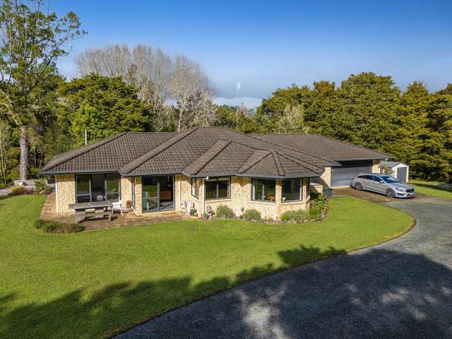 Coastal Living in Matakana!