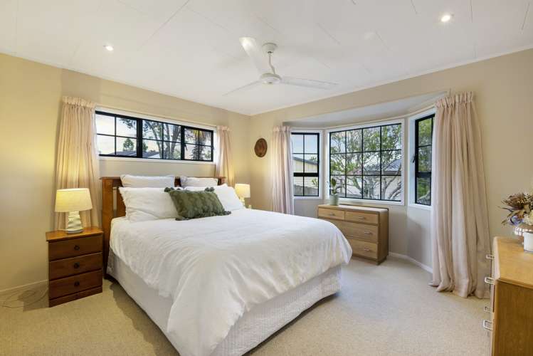 54 Solar Road Glen Eden_19