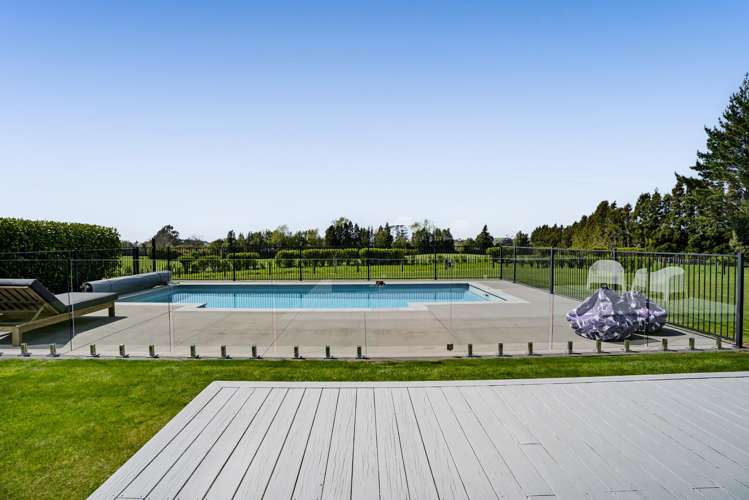 1371 Egmont Road Egmont Village_26