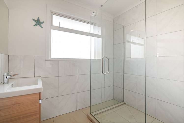 1 Lemari Avenue Stoke_10