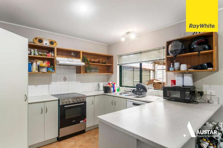  A/60 Cobham Crescent Kelston_9
