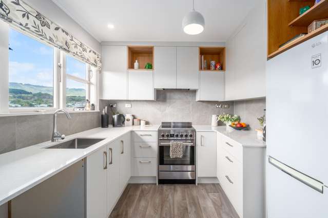 6 Te Reinga View Tawa_3