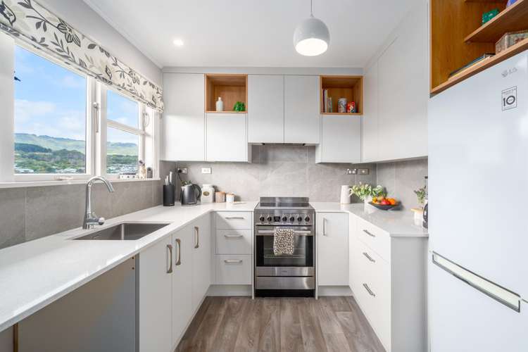 6 Te Reinga View Tawa_3