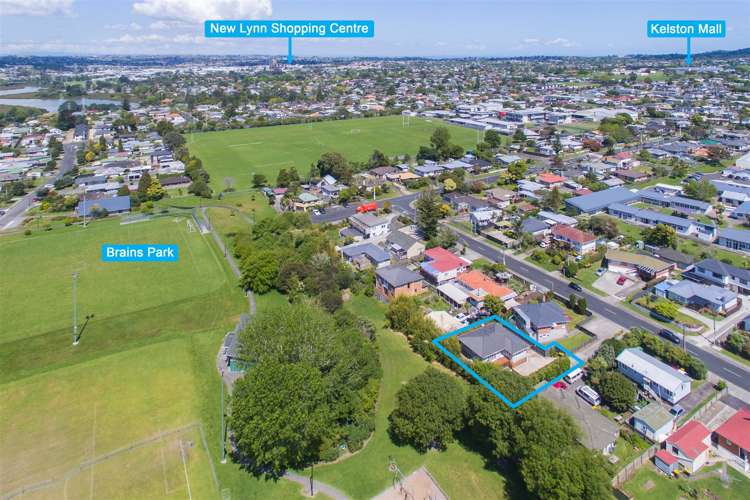 2/9 Nile Road Kelston_21