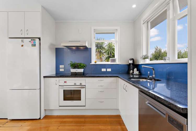 16 Clairville Crescent Wai O Taiki Bay_6