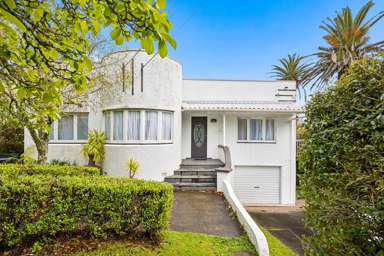 49 and 51 Nihill Crescent_4