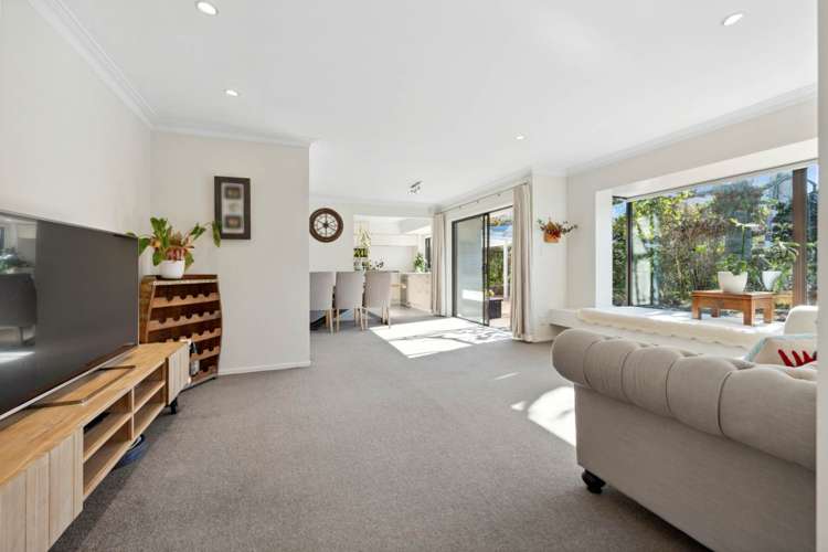 2A Heywood Crescent_2