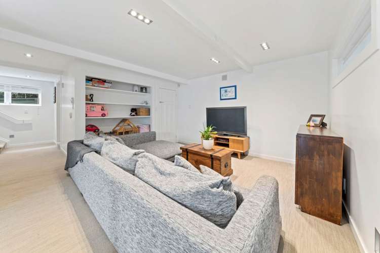 12 Fairholme Avenue Epsom_11