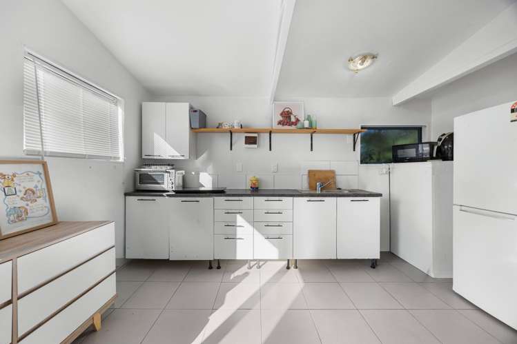 2/36 Miro Street New Lynn North_29