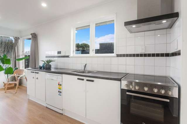 10 Hobart Crescent Wattle Downs_2