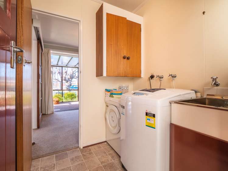 11c Baker Street Caversham_14