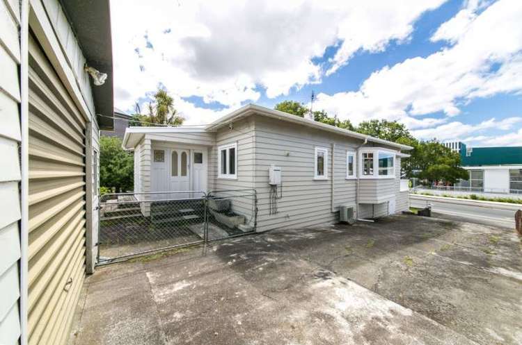 Titirangi Road Titirangi_5