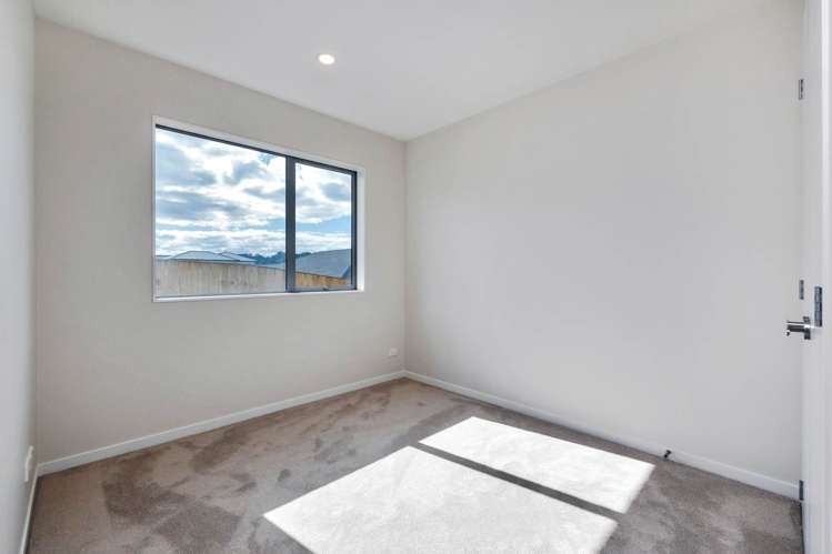 9 Canoe Lane Riverhead_21