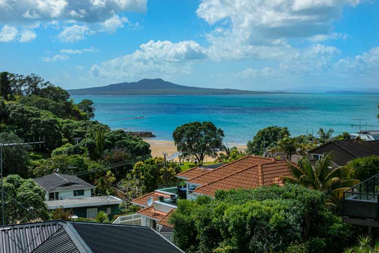 2/72 Beach Road Castor Bay_29