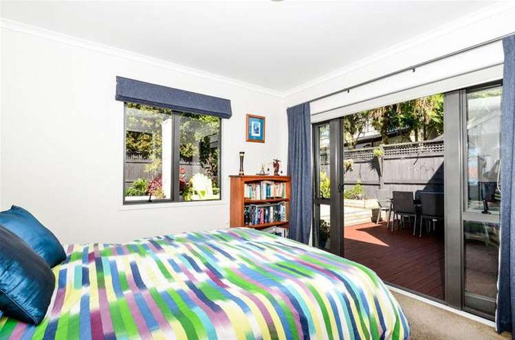 54 Provence Esplanade Te Atatu Peninsula_10