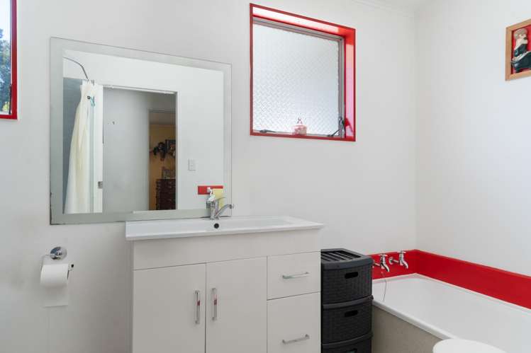 13 Deller Drive Carterton_14