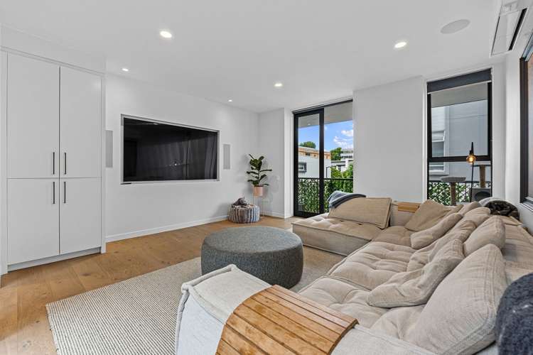 82 Fisher-Point Drive Auckland Central_2