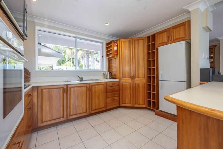 13 Foster Avenue Huia_4