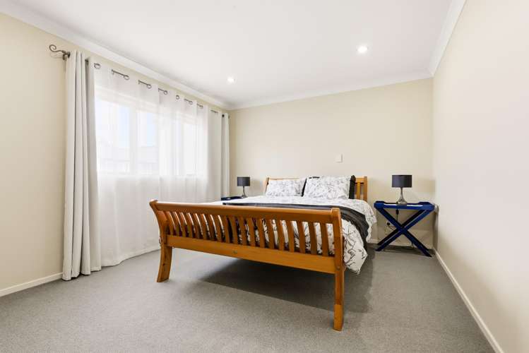 2/17 Tremaine Avenue Two Mile Bay_9