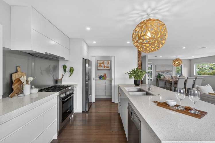 17 Mayfair Crescent Mairangi Bay_5