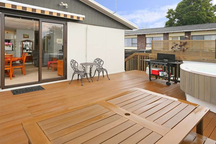 2/88 Roberts Road Te Atatu South_5