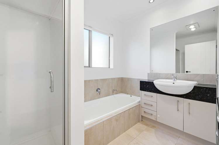 61 Salford Crescent Flat Bush_18