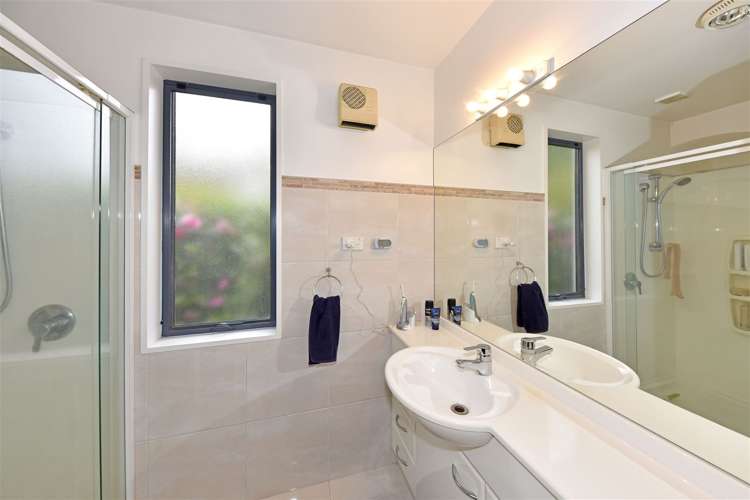 27 Acorn Close Waltham_19