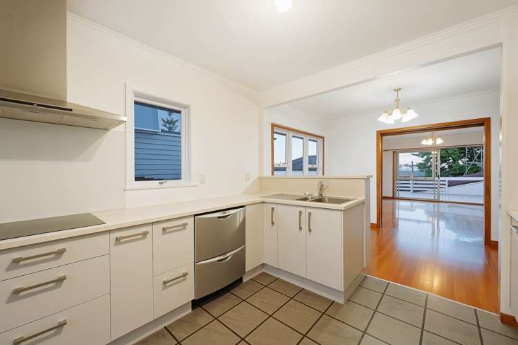 82 & 82A Sunnybrae Road Hillcrest_11