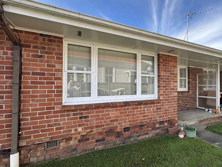 2/11 Arcadia Road_0