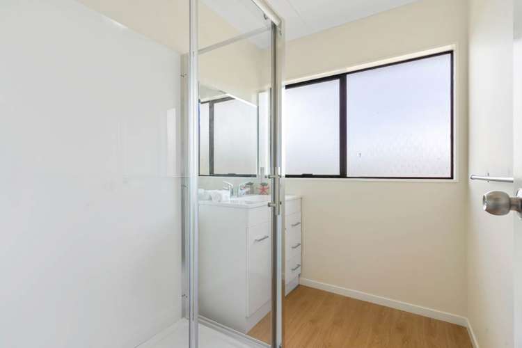 213 Glengarry Road Glen Eden_10