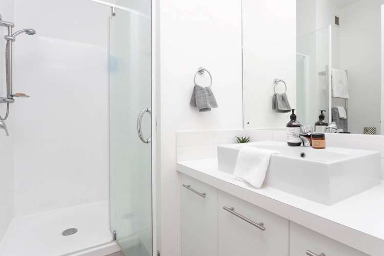 304/155 Beach Road Auckland Central_10