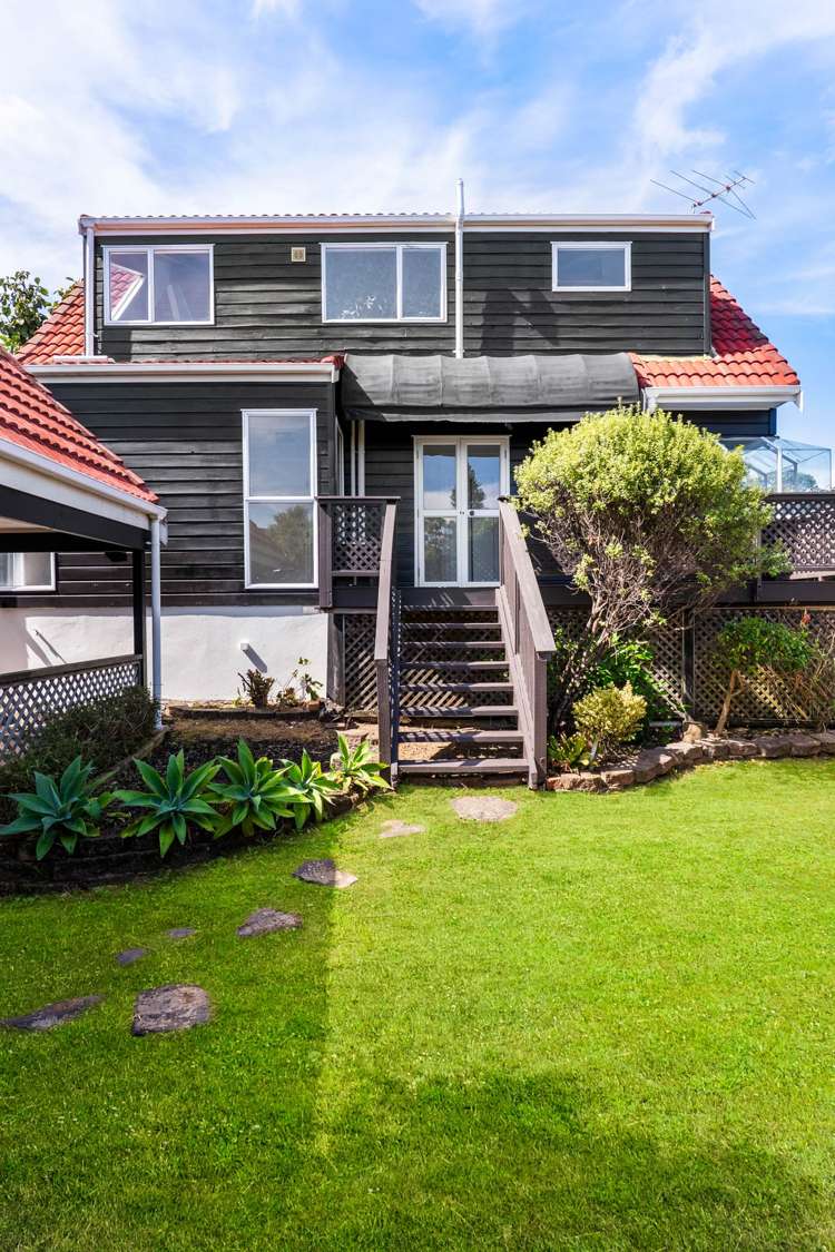 6/110 Norman Lesser Drive St Johns_22