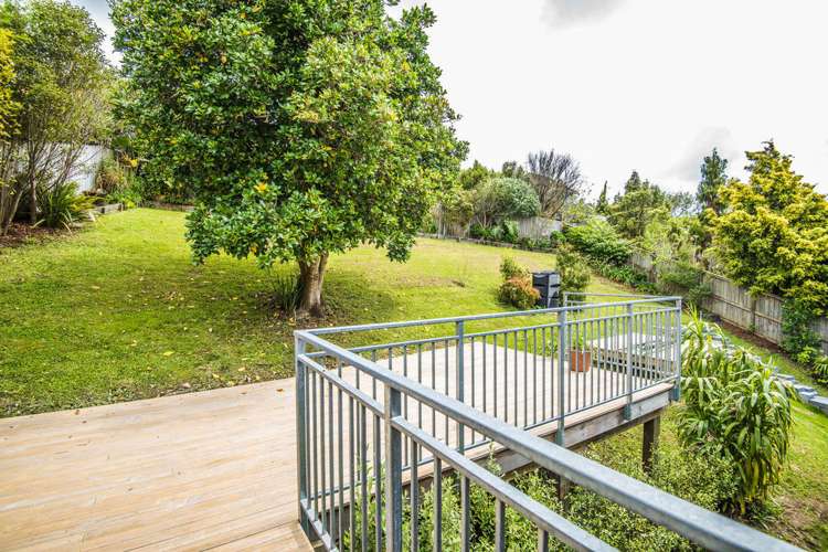 8 Montgomery Crescent Cockle Bay_17