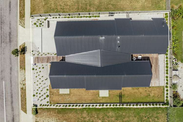 11 Rua Street Albert Town_35