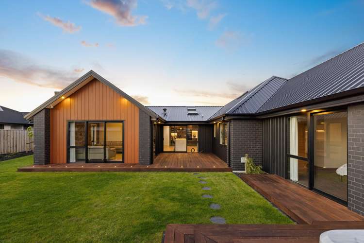 58 Carnaveron Drive Lincoln_3