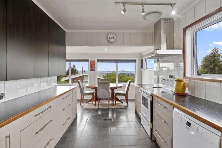 25 Kerswell Terrace Tihiotonga_9