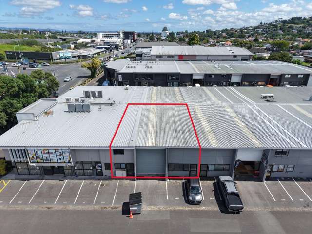 Mt Roskill industrial minutes from motorway