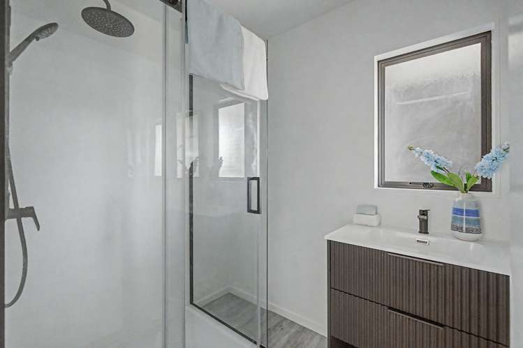 27 Robertson Road_5