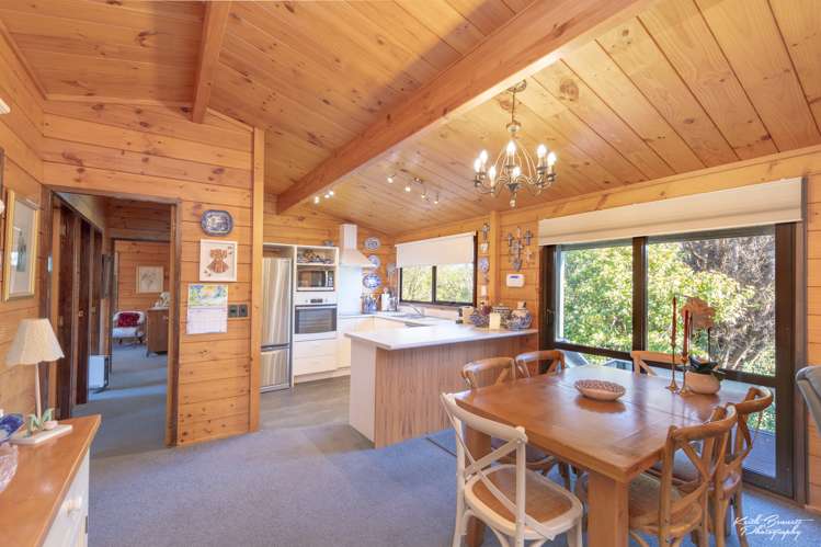 12 Whitechapel Grove Stokes Valley_10