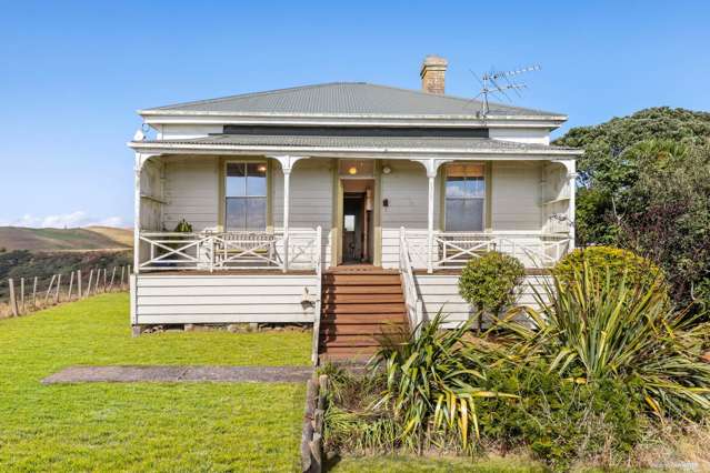 Lifestyle  opportunity with a Heritage Villa o...