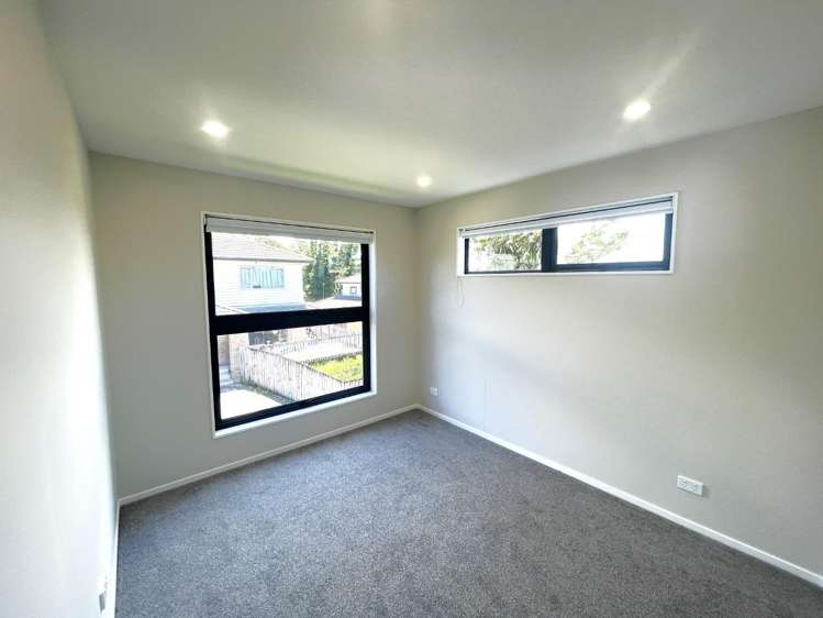 B/54 Royal View Road Te Atatu South_3