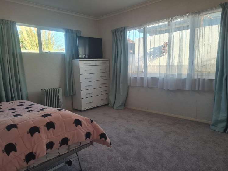2/737 Cameron Road 11234_5
