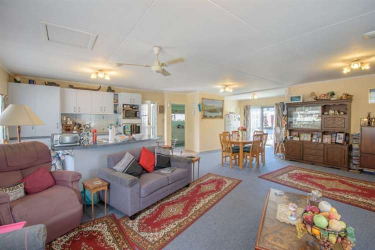 16 Annie Aranui Drive Poraiti_1