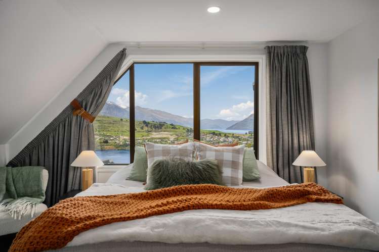 4 Goldleaf Hill Queenstown_11