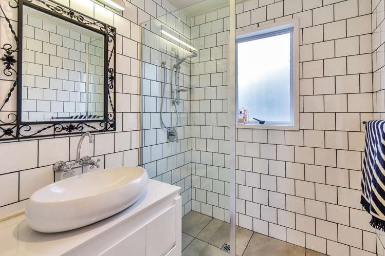 67 Lauderdale Road Birkdale_17